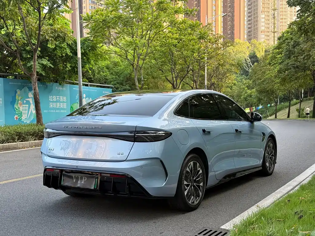 BYD Seal — фото 10