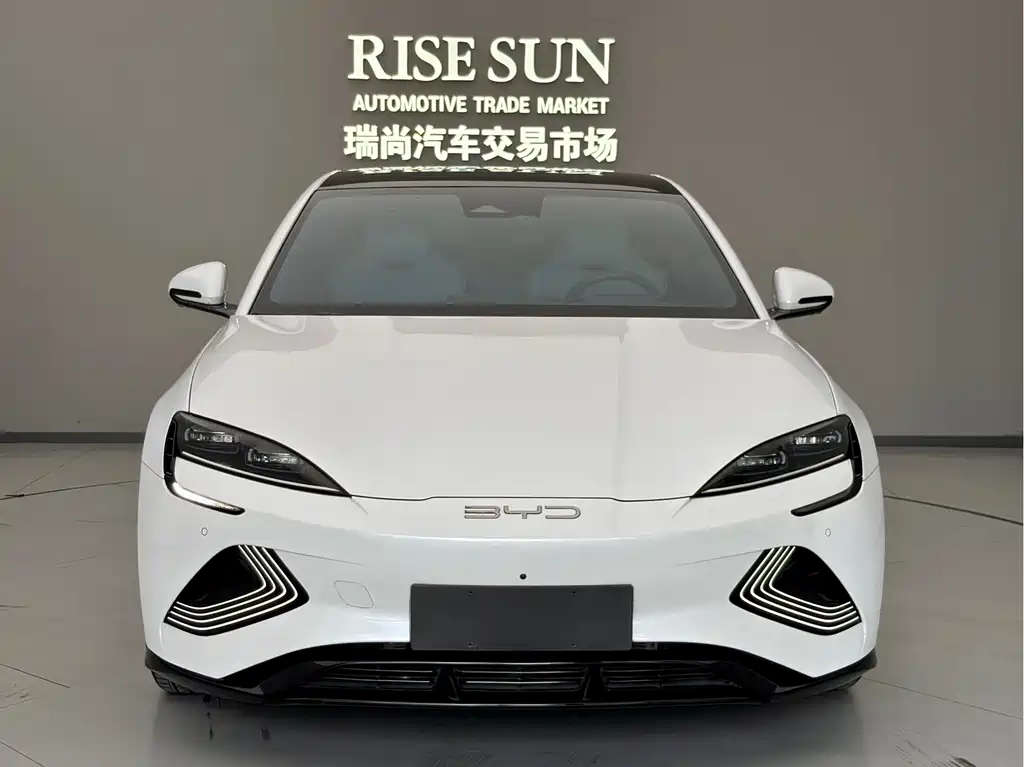 BYD Seal — фото 2