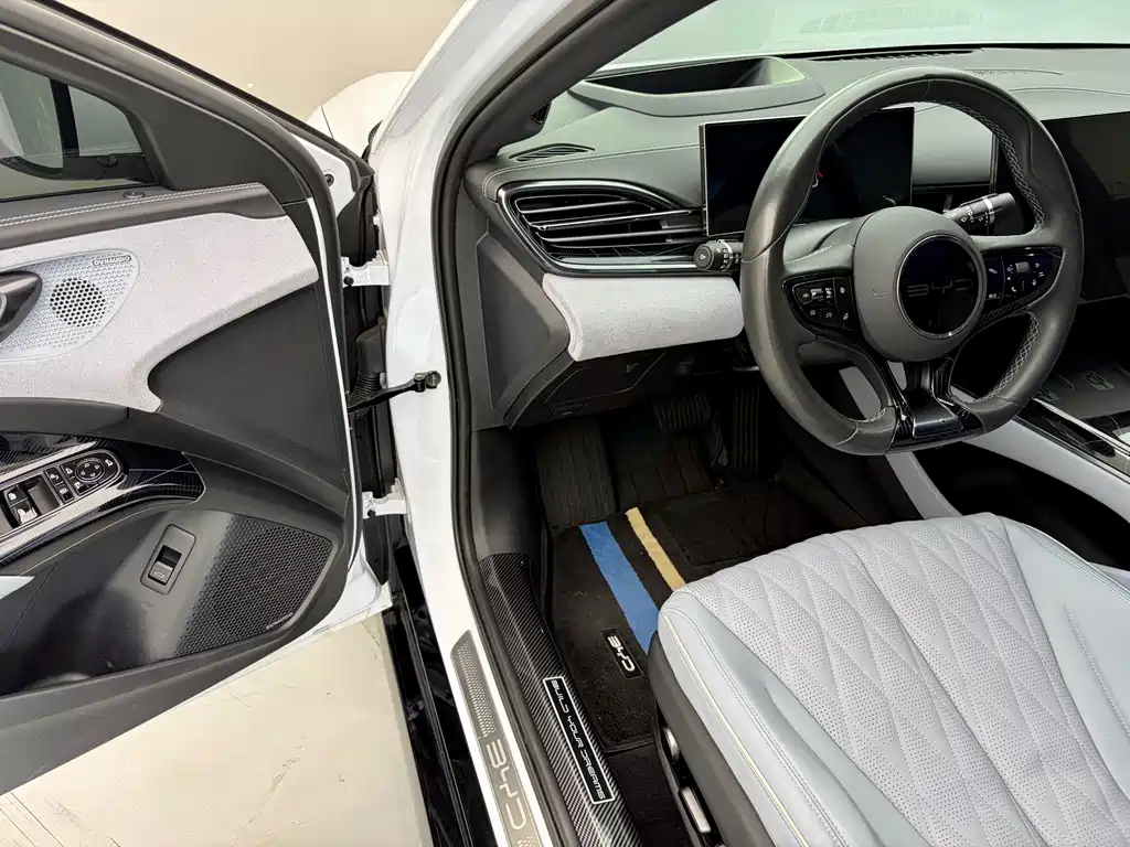 BYD Seal — фото 14