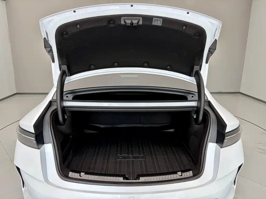 BYD Seal — фото 6
