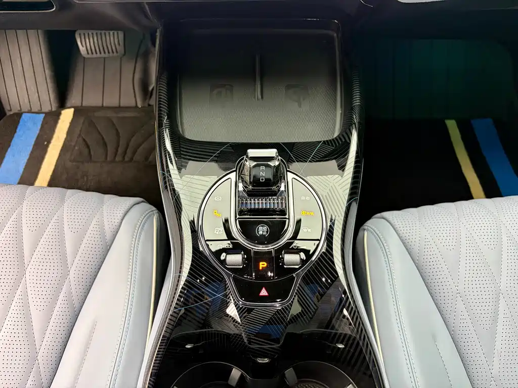BYD Seal — фото 10