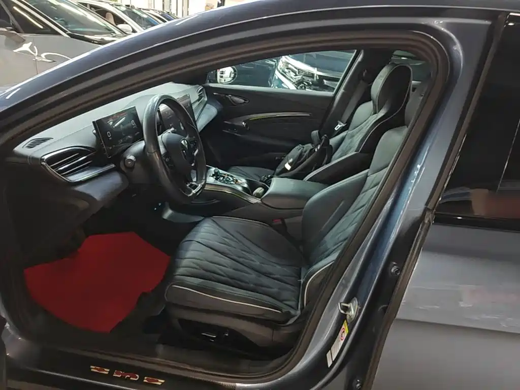 BYD Seal — фото 15