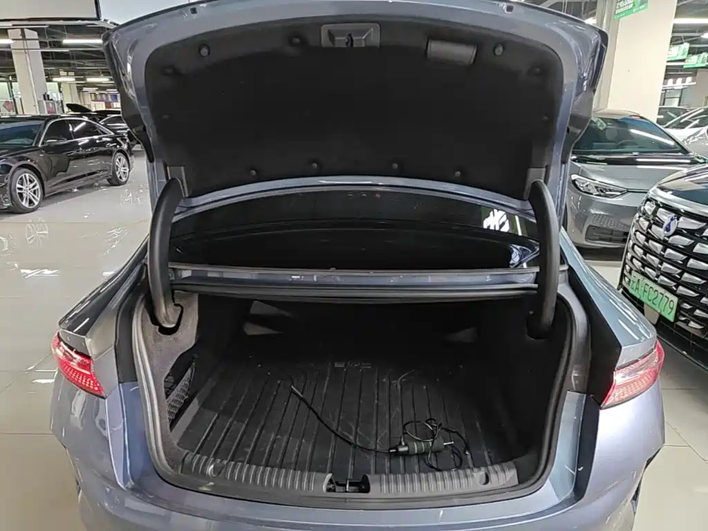 BYD Seal — фото 19