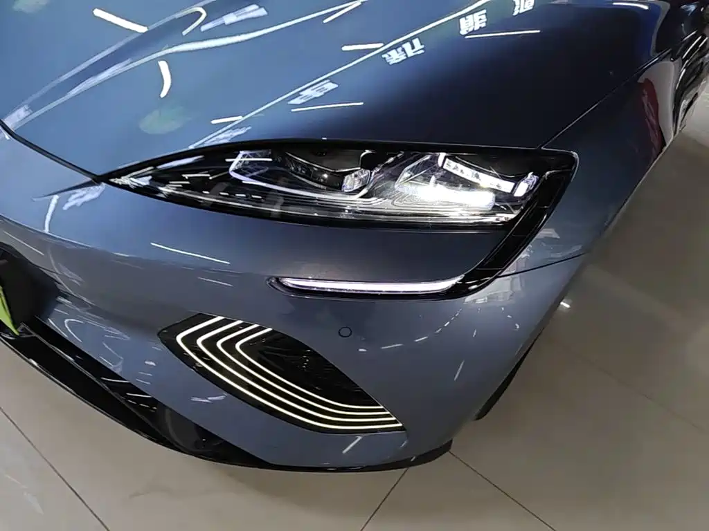 BYD Seal — фото 24
