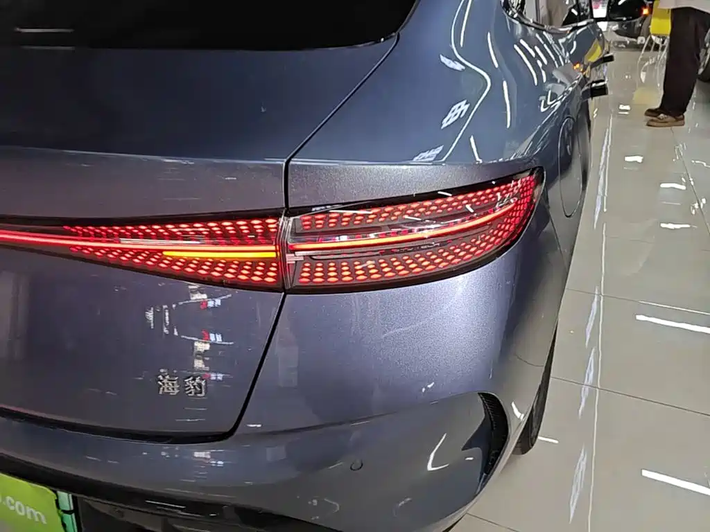 BYD Seal — фото 8