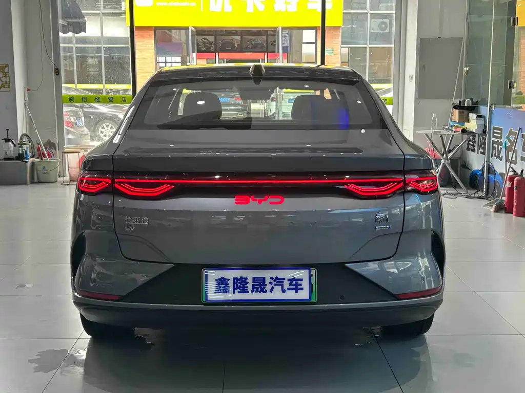 BYD Qin L — фото 6