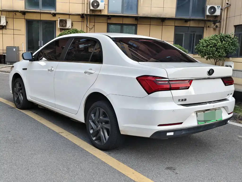 BYD Qin NEV — фото 5
