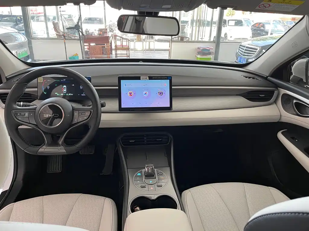 BYD Seal 05 DM-i — фото 6