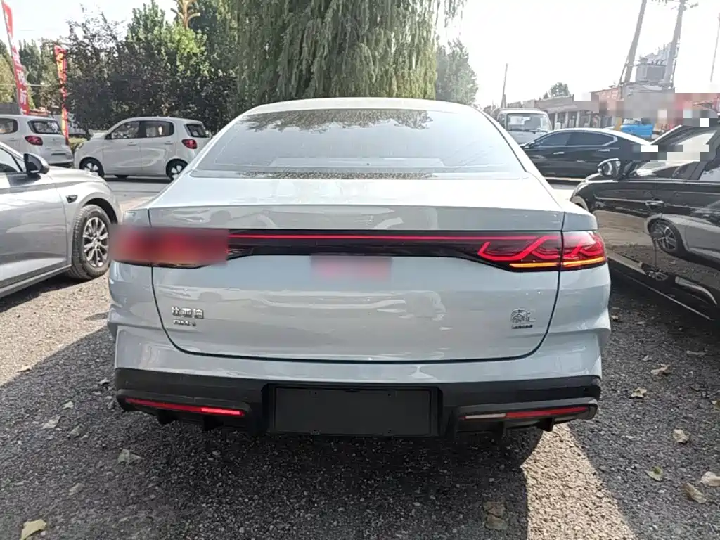 BYD Qin L — фото 6