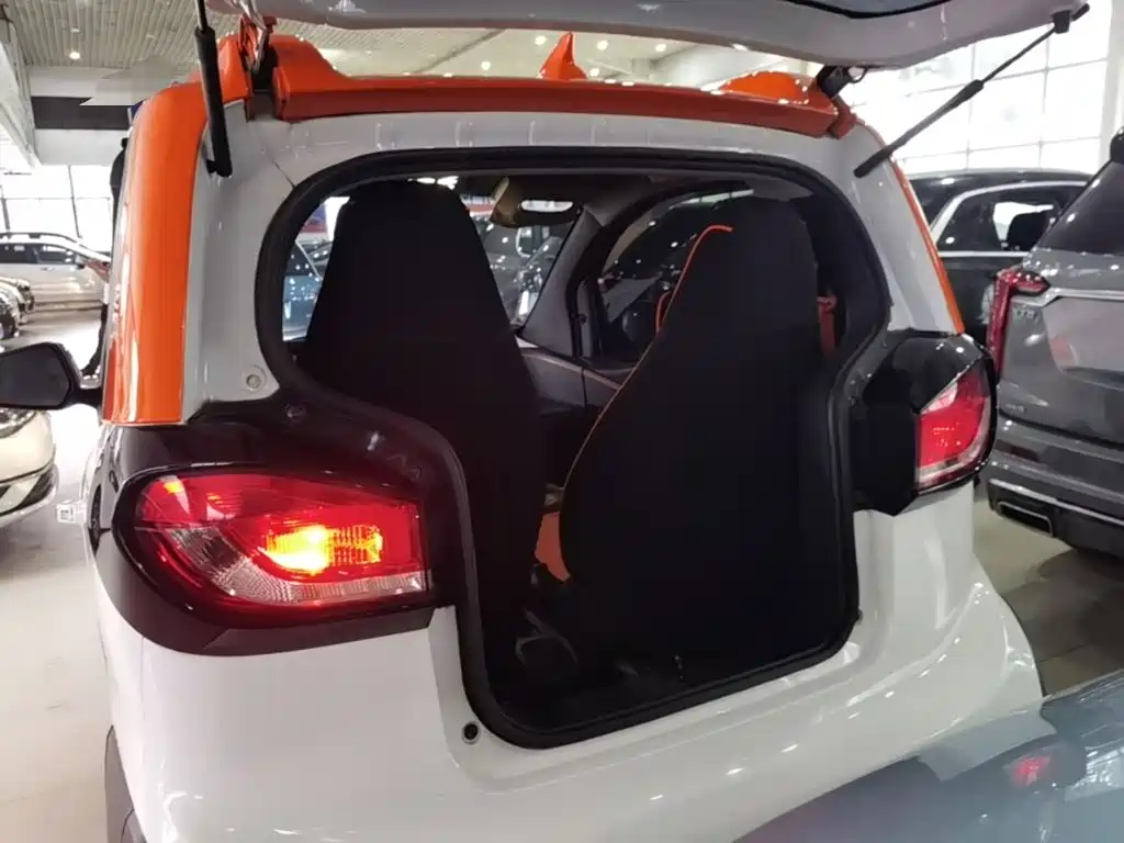 Baojun E100 — фото 19