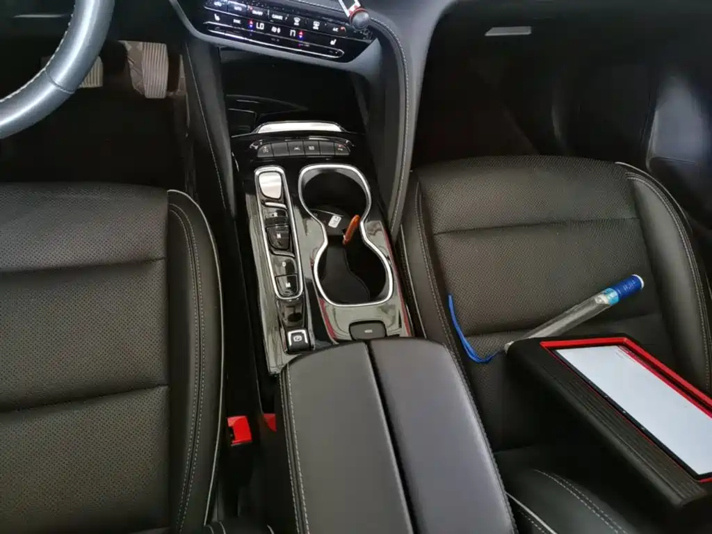 Buick Envision Plus — фото 14