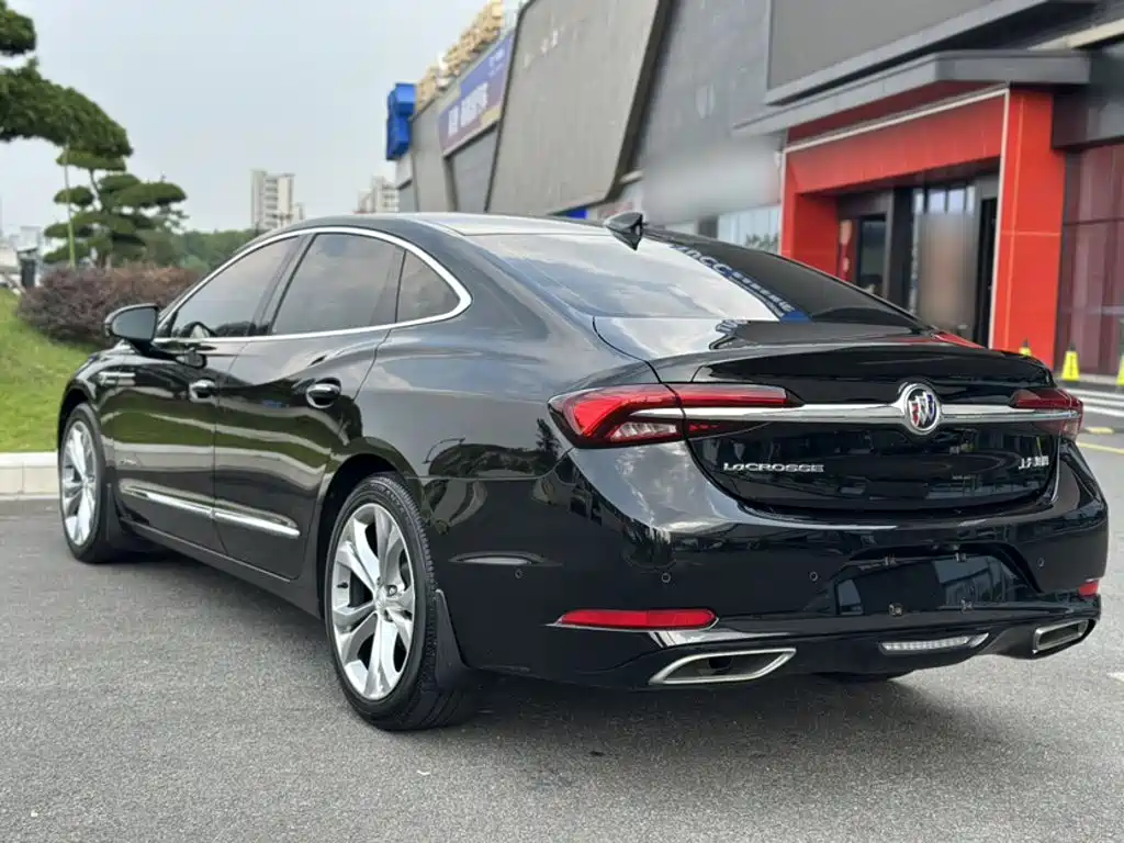Buick LaCrosse — фото 10