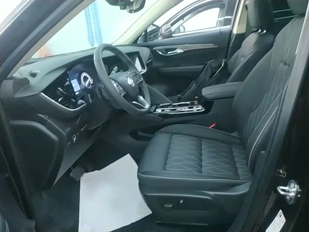 Buick Envision Plus — фото 15
