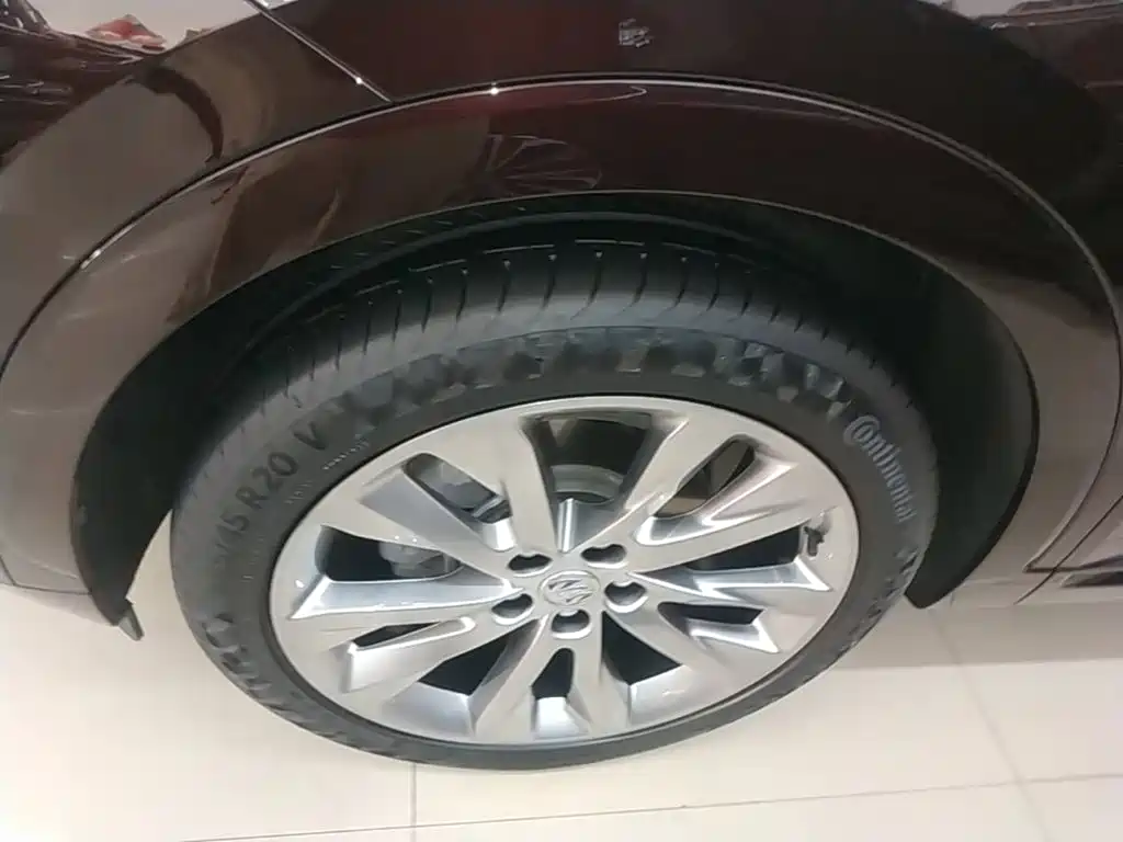 Buick Envision Plus — фото 23