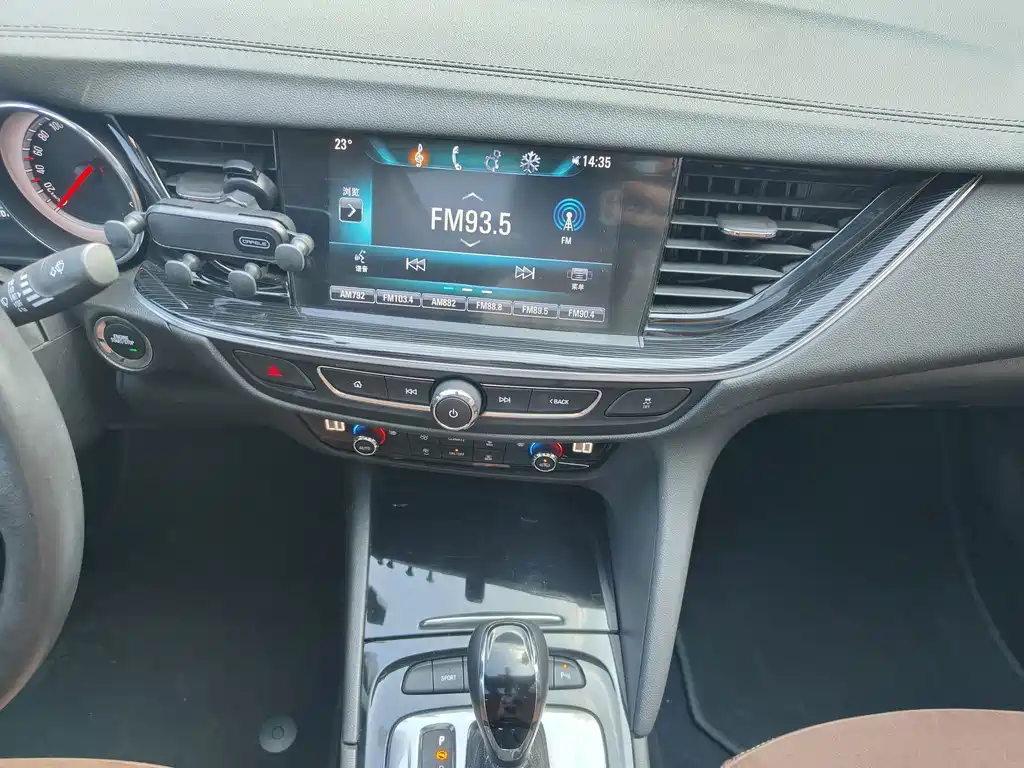 Buick Regal — фото 11