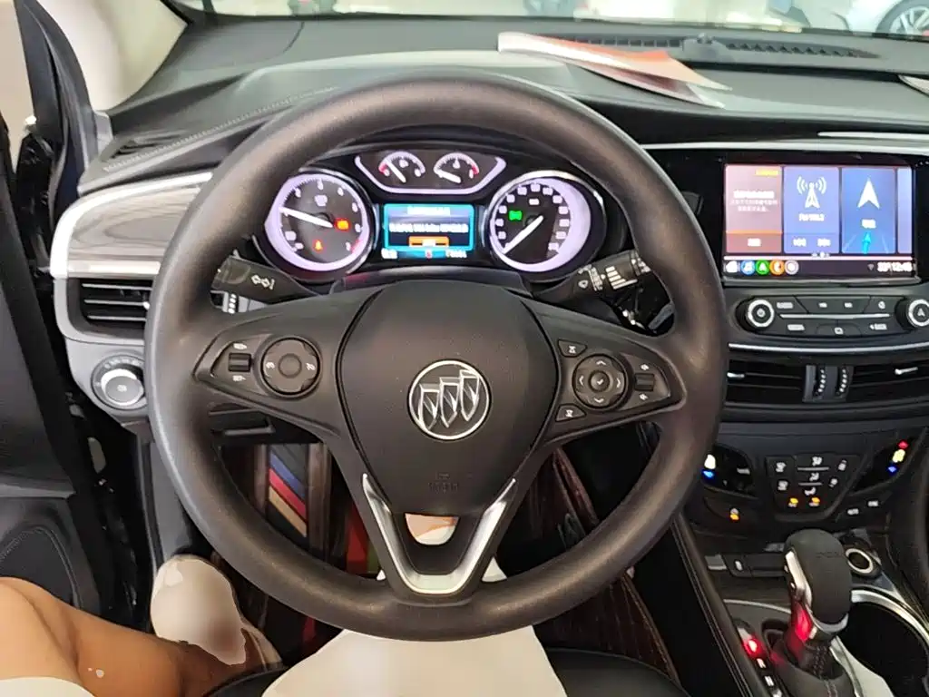 Buick Envision Plus — фото 11
