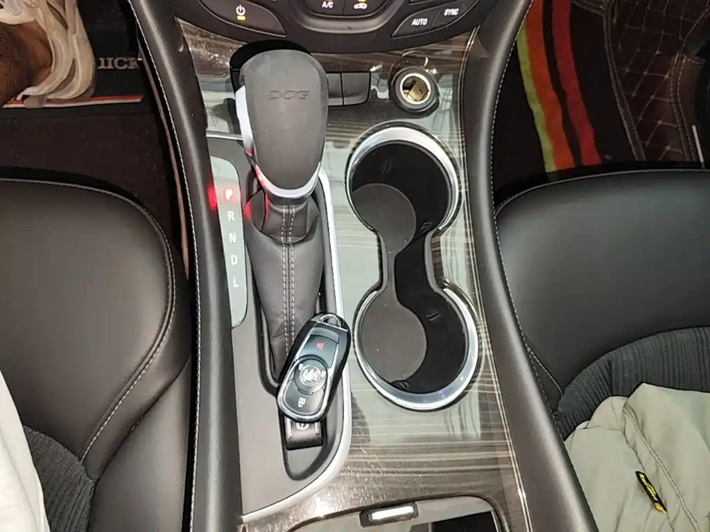 Buick Envision Plus — фото 14