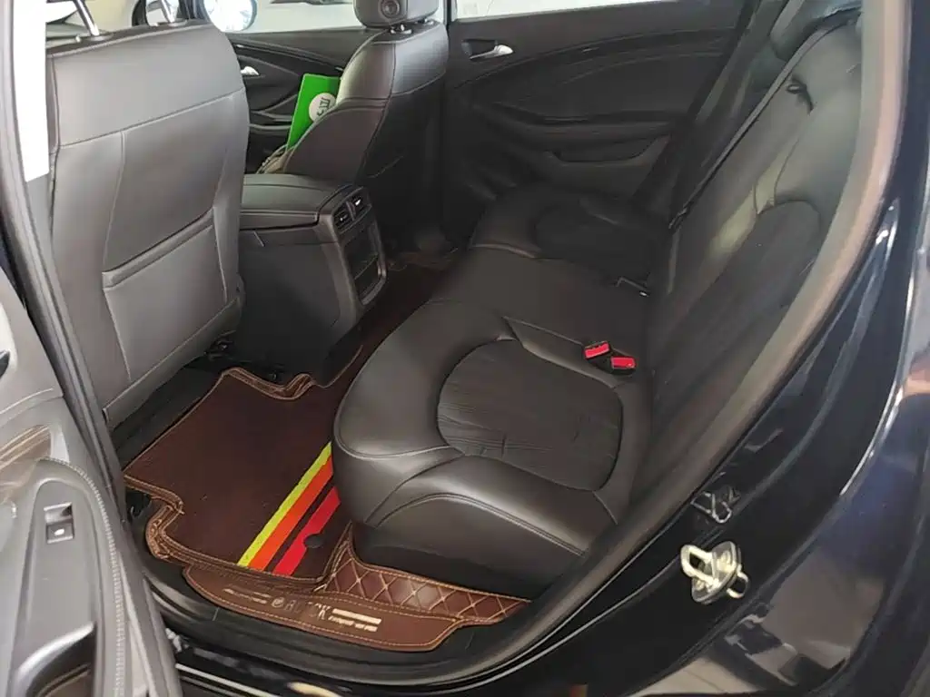 Buick Envision Plus — фото 17