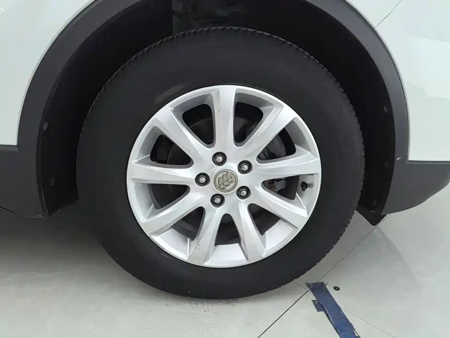 Buick Envision Plus — фото 6