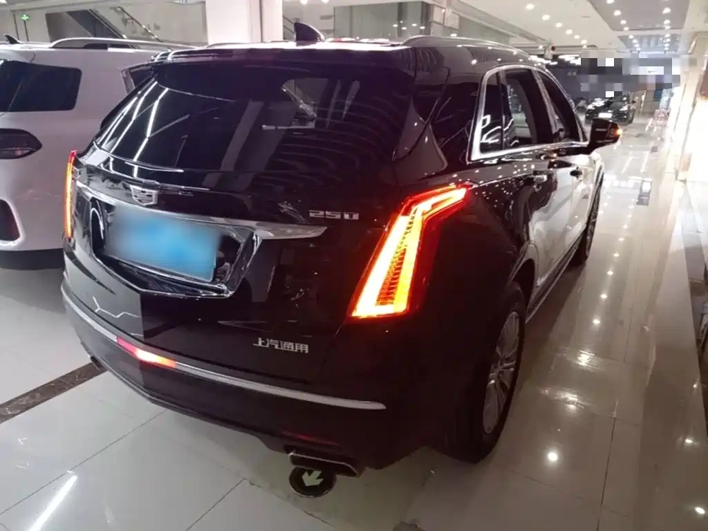 Cadillac XT5 — фото 7