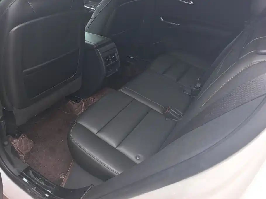 Cadillac XT4 — фото 11