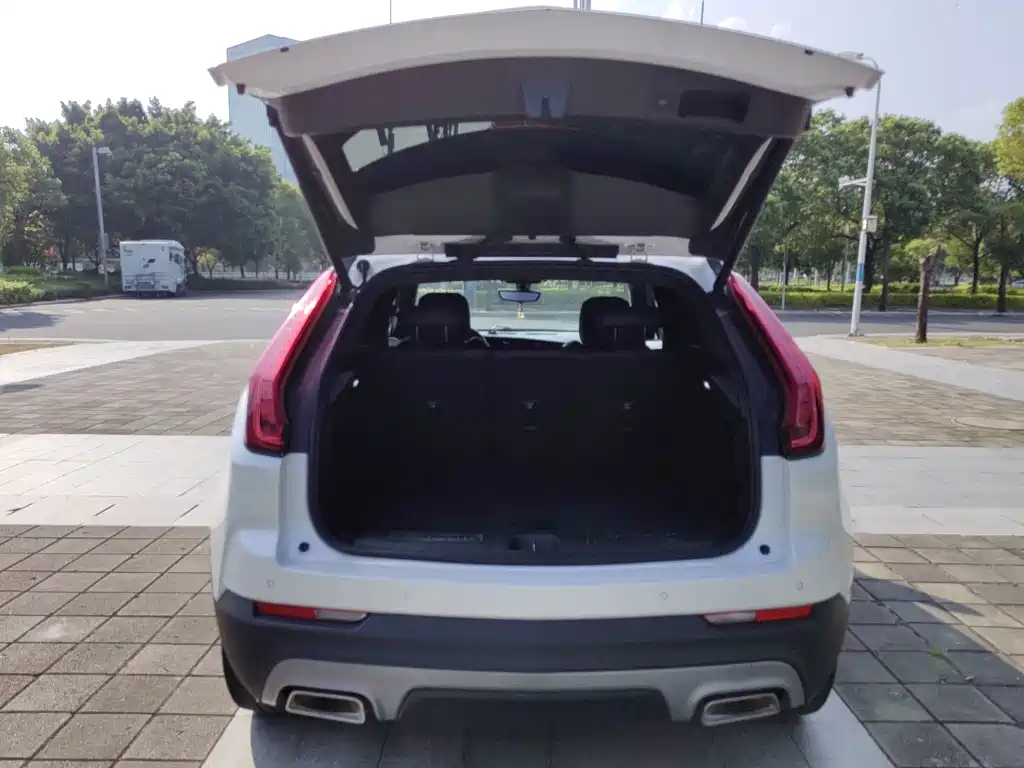 Cadillac XT4 — фото 11