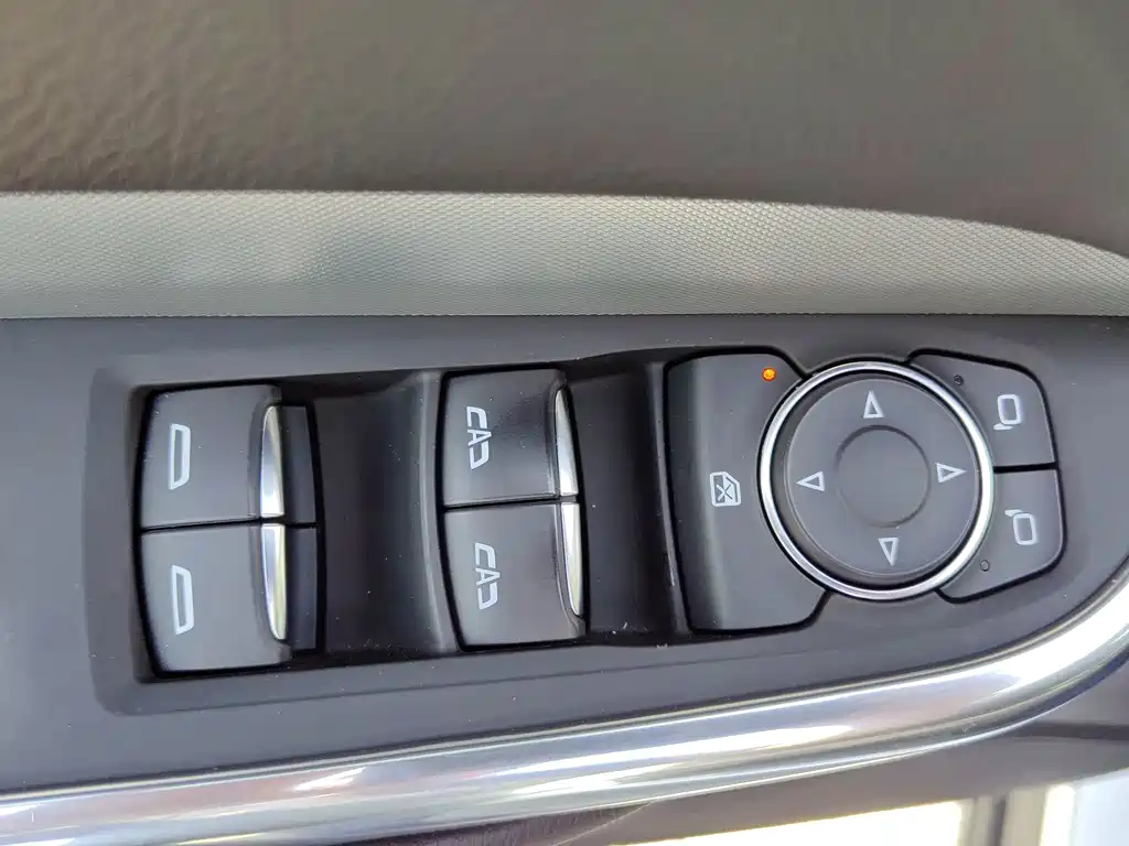 Cadillac XT4 — фото 19