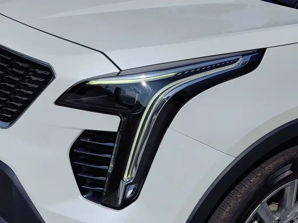 Cadillac XT4 — фото 9