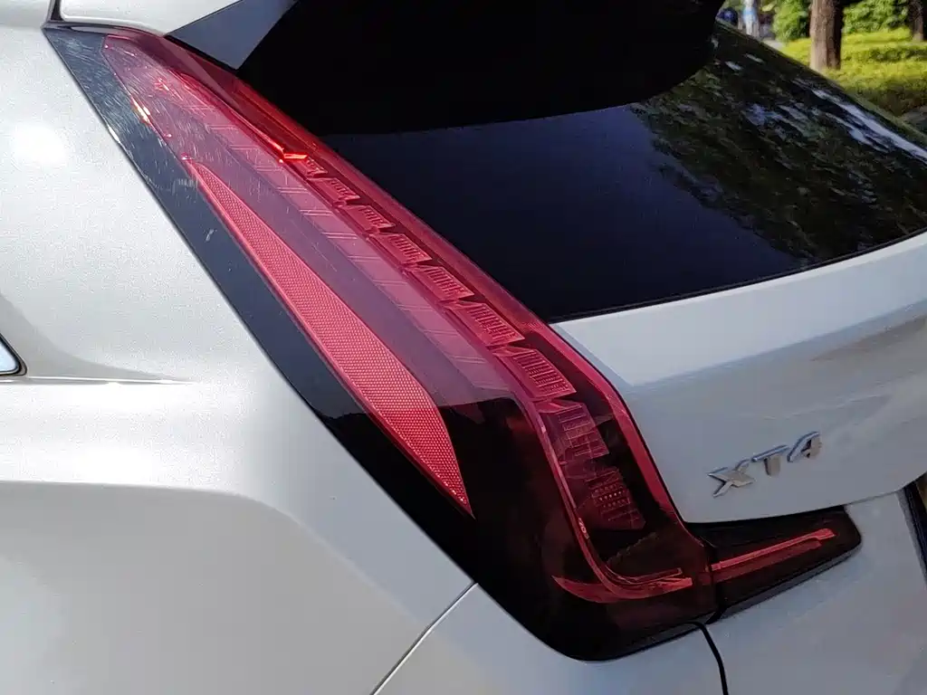Cadillac XT4 — фото 10