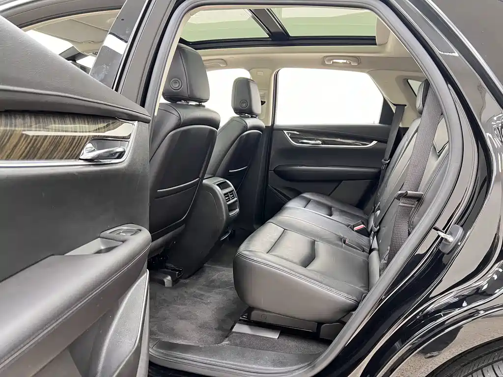 Cadillac XT5 — фото 7