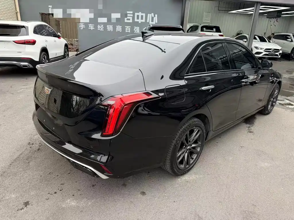 Cadillac CT4 — фото 7