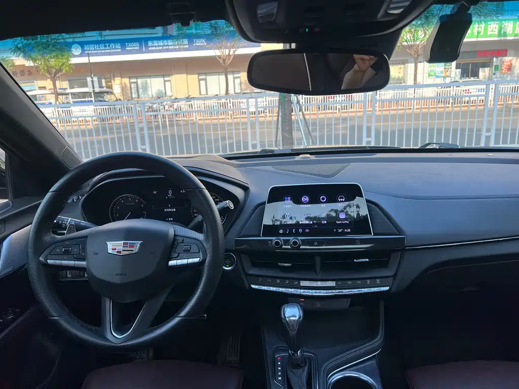 Cadillac CT4 — фото 13