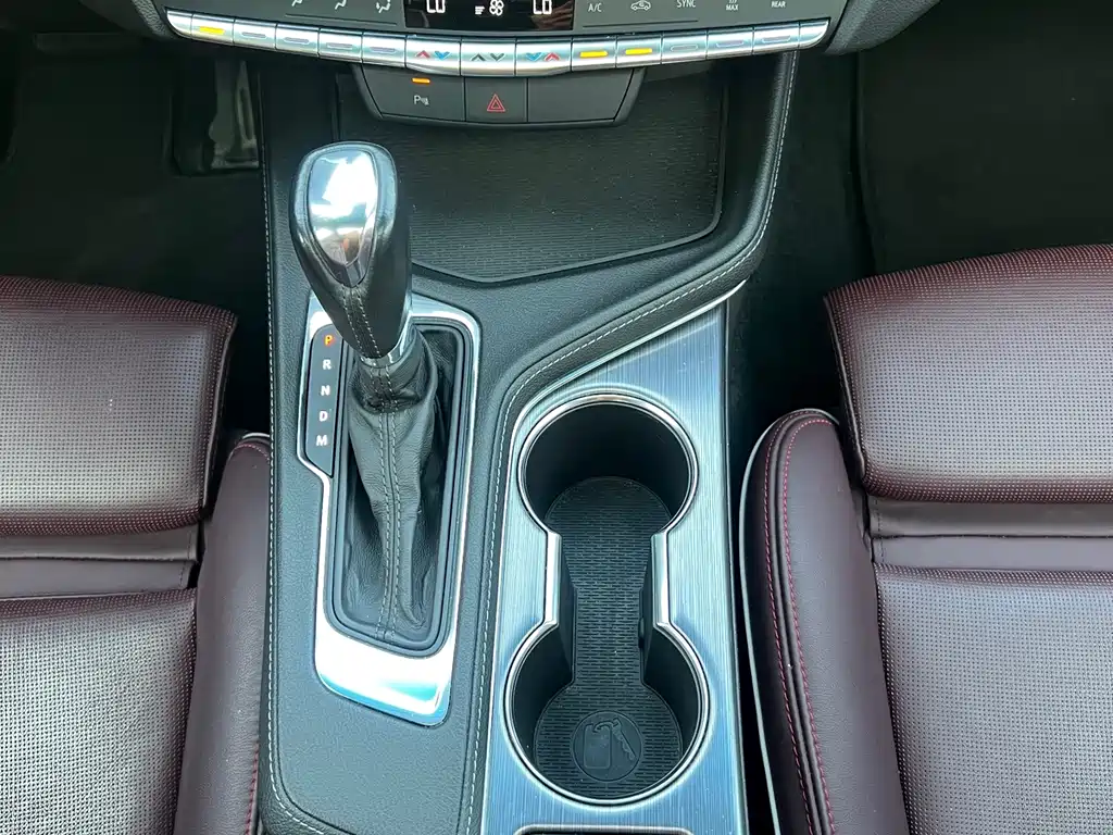 Cadillac CT4 — фото 15