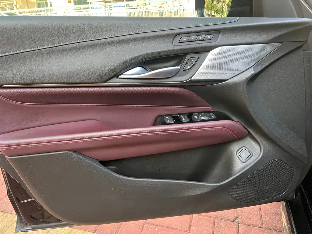 Cadillac CT4 — фото 17