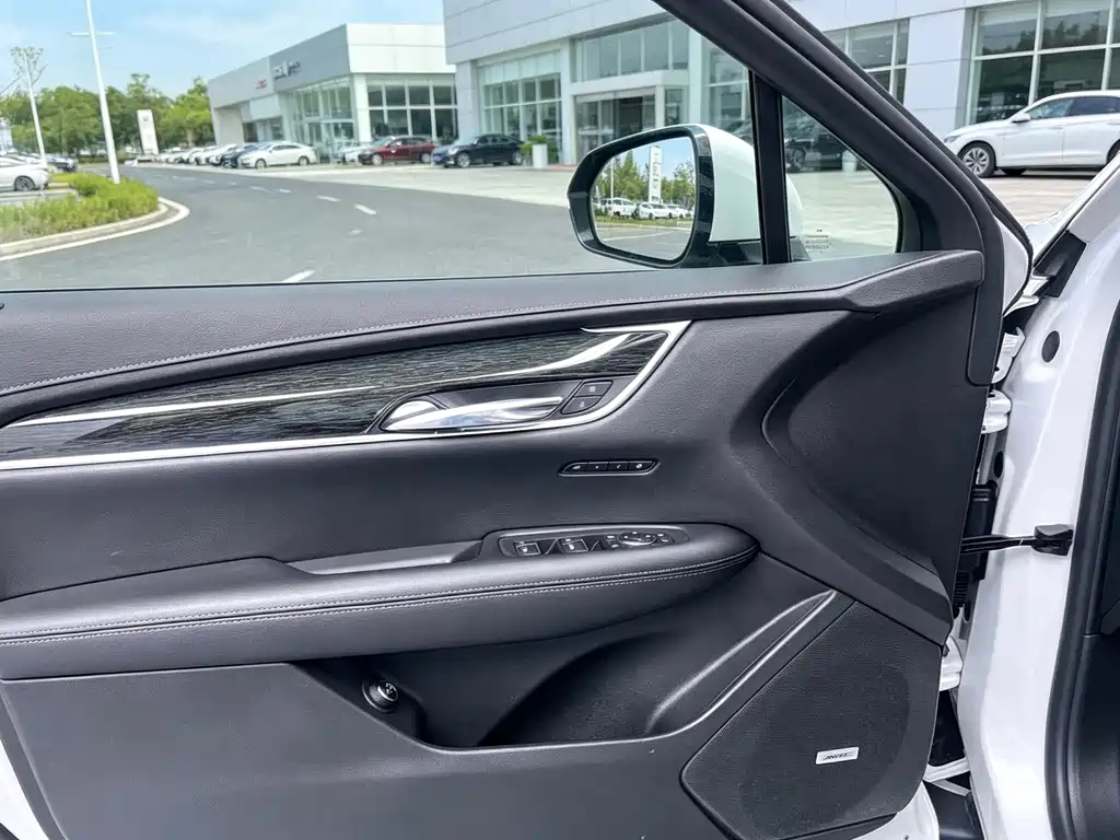 Cadillac XT5 — фото 4