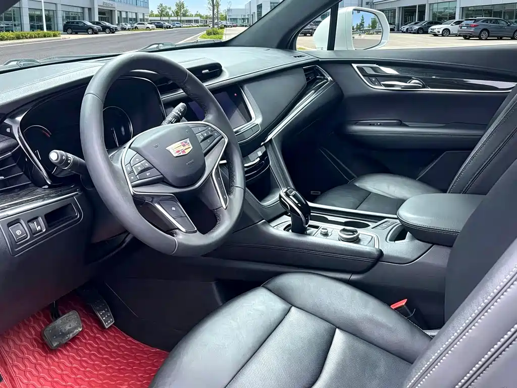 Cadillac XT5 — фото 6