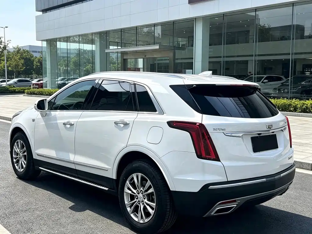 Cadillac XT5 — фото 8