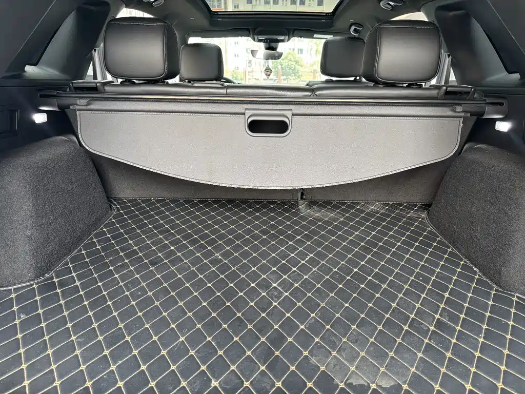 Cadillac XT5 — фото 14