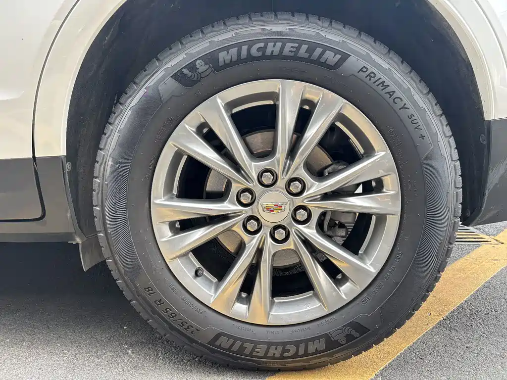 Cadillac XT5 — фото 15