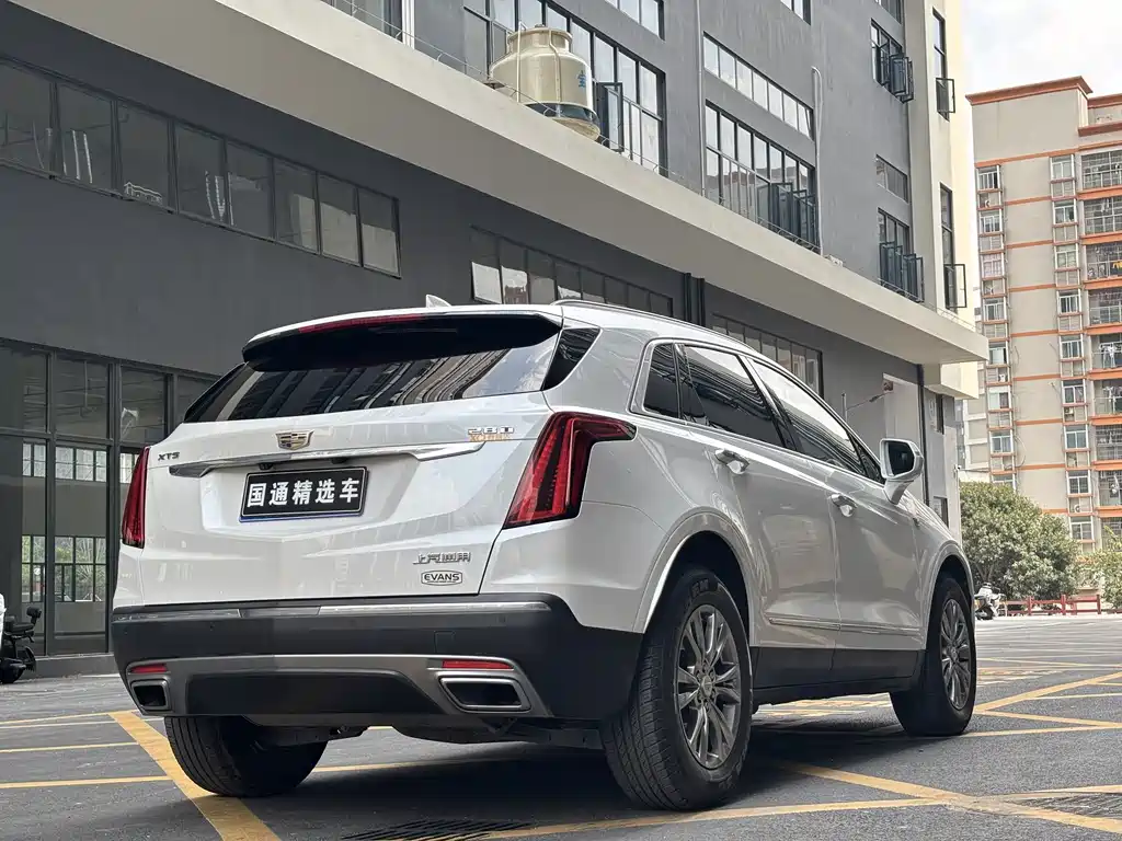Cadillac XT5 — фото 6