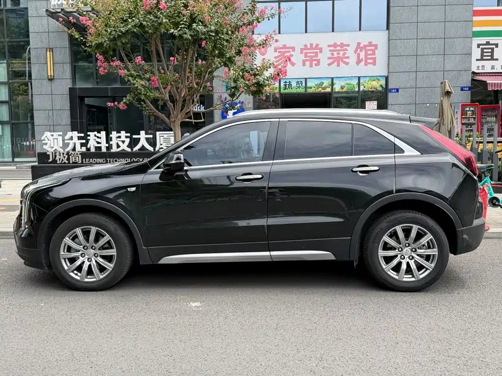 Cadillac XT4 — фото 3