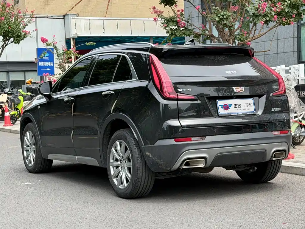 Cadillac XT4 — фото 4
