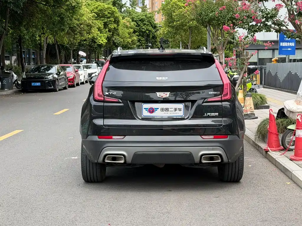 Cadillac XT4 — фото 5