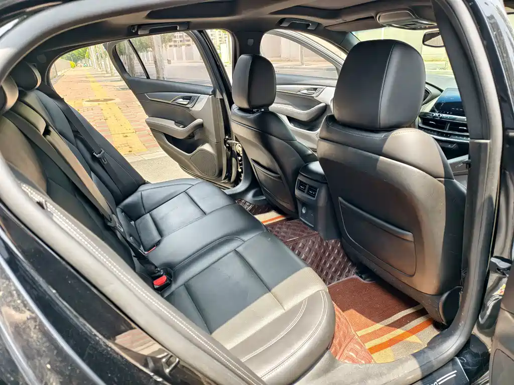 Cadillac CT5 — фото 13