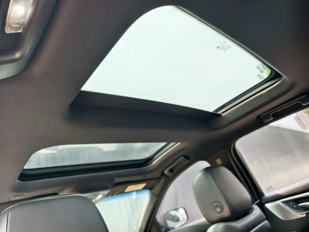 Cadillac CT5 — фото 18