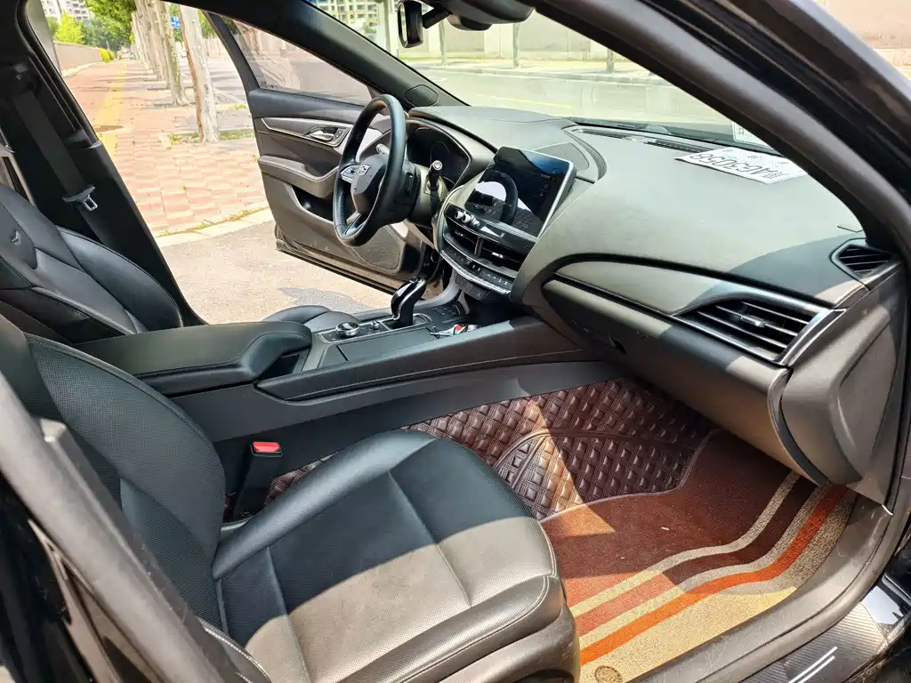 Cadillac CT5 — фото 10