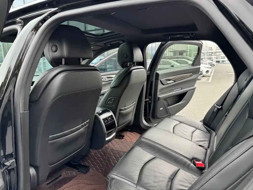 Cadillac CT6 — фото 7