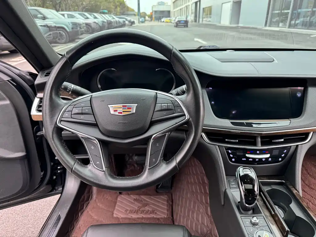 Cadillac CT6 — фото 9