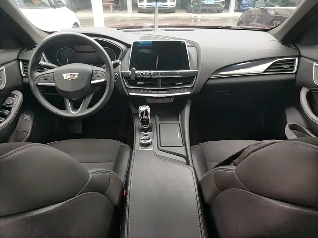 Cadillac CT5 — фото 3