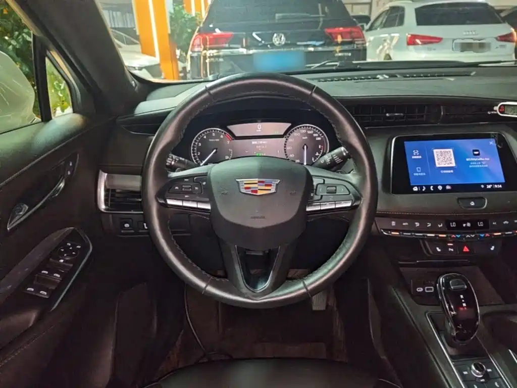 Cadillac XT4 — фото 11
